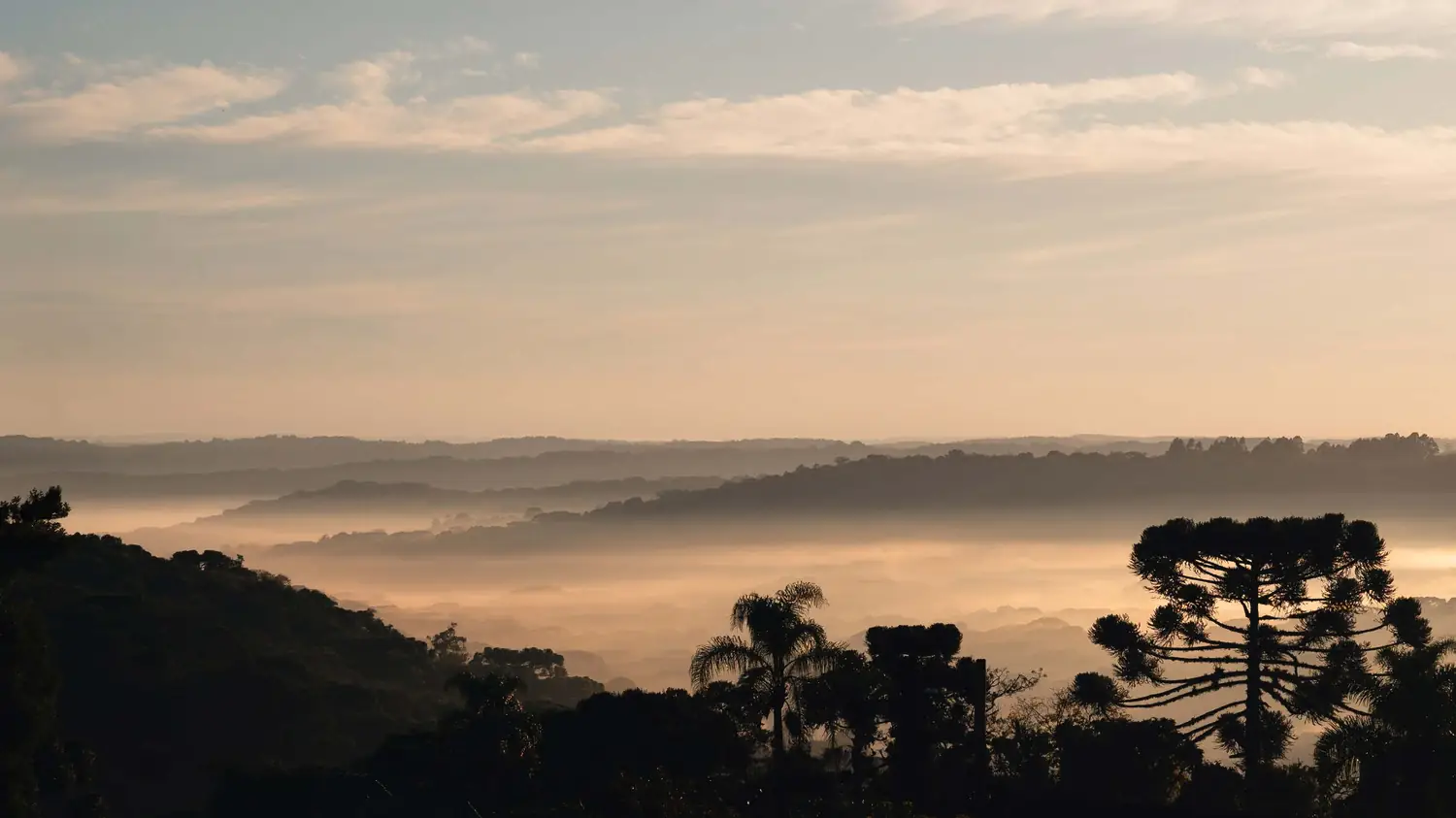 Amanhecer sobre a Serra, vista do Own Club